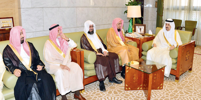الأمير فيصل بن بندر يستقبل المهنئين بعيد الأضحى ومسؤولي إمارة منطقة الرياض 