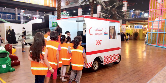 الصغار يتعلمون الإسعافات الأولية من خلال نشاط الإسعاف في جمولي 
