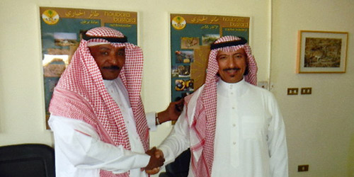  الأمير بندر بن سعود متحدثاً للزميل آل سعدان