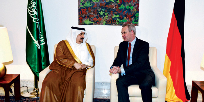  أمير منطقة الرياض خلال تشريفه الحفل