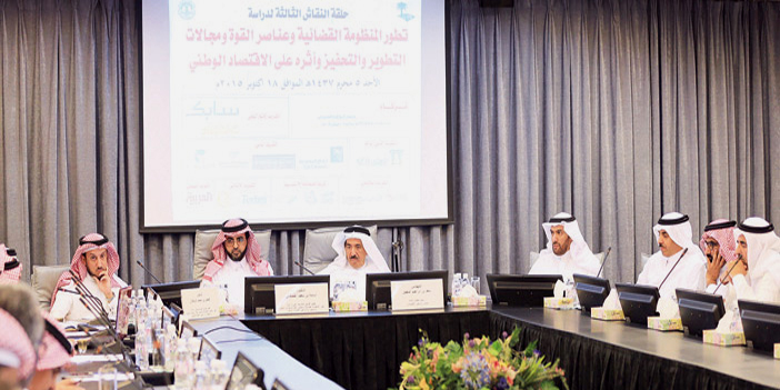  جانب من حلقة النقاش