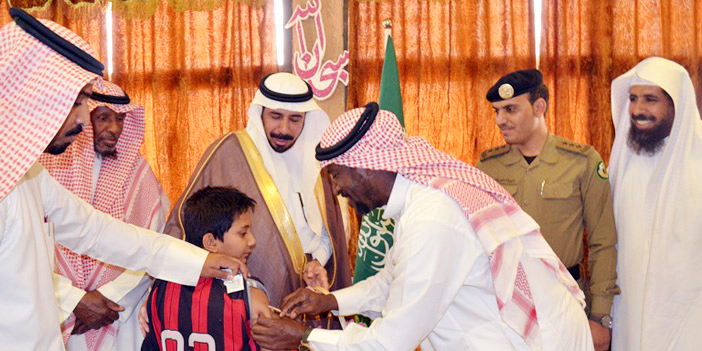  تطعيم أول طالب بالمحافظة