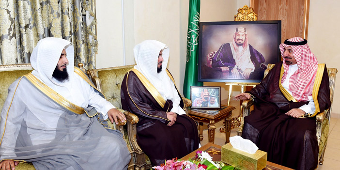  الأمير جلوي ملتقياً الشيخ الرجيعي والشيخ آل طالب