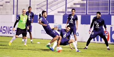 دونيس يستبعد «الشمراني» عن مواجهة التعاون 