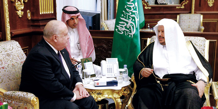  رئيس مجلس الشورى يستقبل السفير الأمريكي