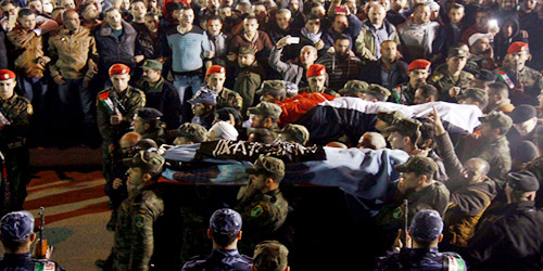  آلاف الفلسطينيين يستقبلون جثامين الشهداء