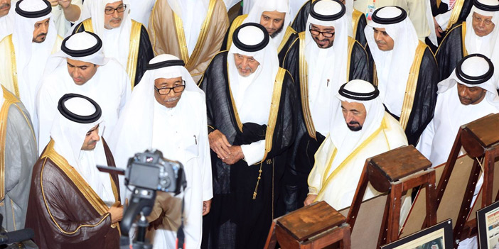 الأمير خالد الفيصل والشيخ القاسمي يزوران جناح المملكة في معرض الشارقة للكتاب 
