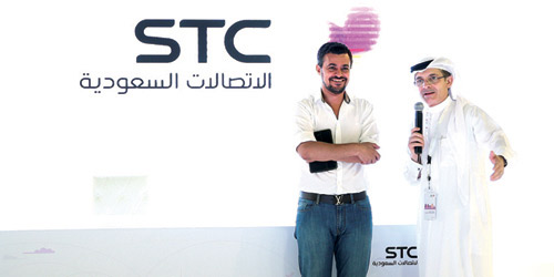  الشنيف خلال زيارته لمعرض stc بجايتكس دبي