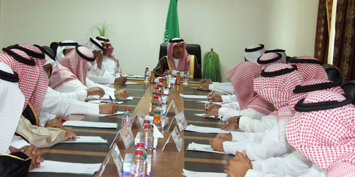  محافظ بقعاء بالجلسة