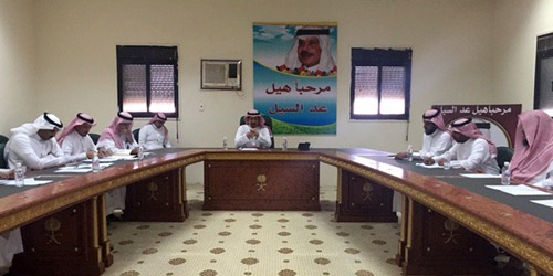  محافظ المخواة يترأس جلسة المجلس المحلي