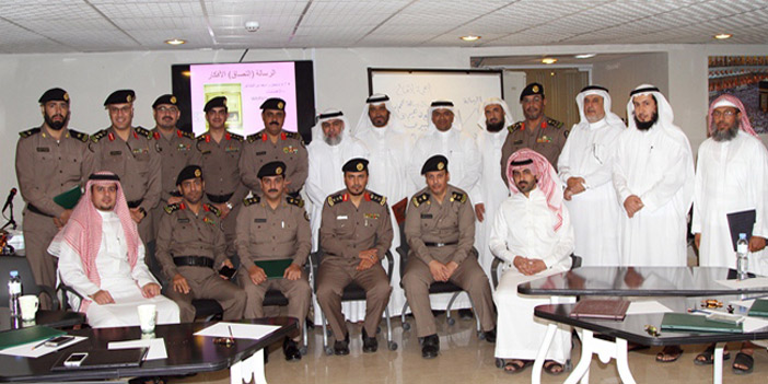  الضباط المشاركون في الدورة