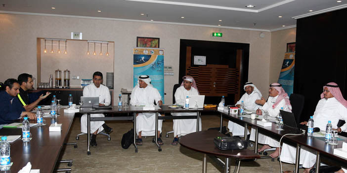  جانب من اجتماع مجلس الإدارة برئاسة المعيدي