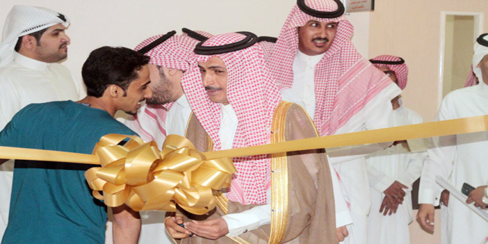  مدير المركز يفتتح المركز