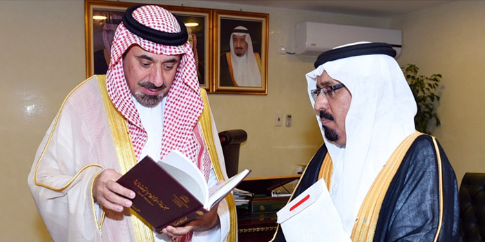  الأمير جلوي يتسلم تقرير القضاء من العتيبي