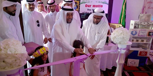  مدير تعليم جازان يفتتح المعرض