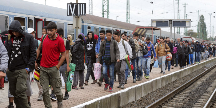  نزوح الكثير من اللاجئين السوريين إلى أوروبا التي تشهد تشديداً أمنياً مكثفاً