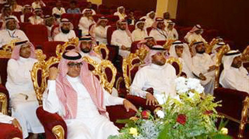  السهلي يستمع للعرض المرئي