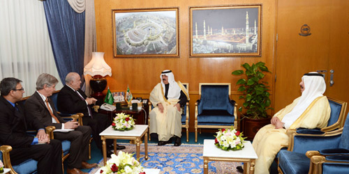  وزير الحرس الوطني يستقبل السفير الأمريكي