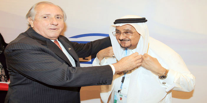  الدكتور صالح بن ناصر رئيساً لاتحاد الطائرة الآسيوي لفترة جديدة
