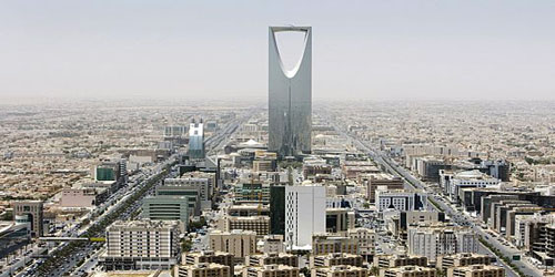 أكثر من 20 شرطًا لاستقطابهم وربط التعاقد بموافقة الوزير.. مصادر «الجزيرة»: 