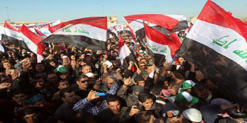  العراقيون يتظاهرون في ساحة التحرير