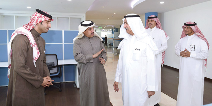  د. فهد المبارك محافظ «ساما» خلال تدشينه المقر الجديد للشركة السعودية للمعلومات الائتمانية «سمة»
