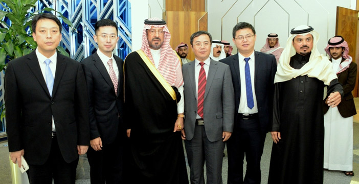  الأمير سعود مع الوفد الصيني الزائر