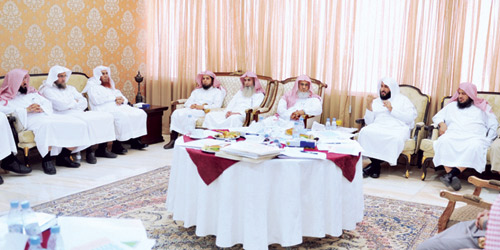  جانب من الملتقى ويظهر معالي رئيس المجلس