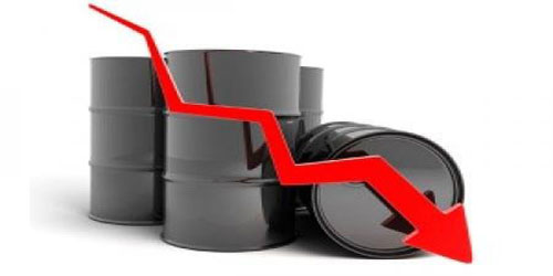 النفط يهبط قرب أدنى مستوياته في 7 سنوات إلى ما دون 38 دولاراً للبرميل 