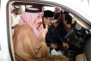 الأمير محمد بن ناصر يطلق الهوية الجديدة للدوريات الأمنية في منطقة جازان 