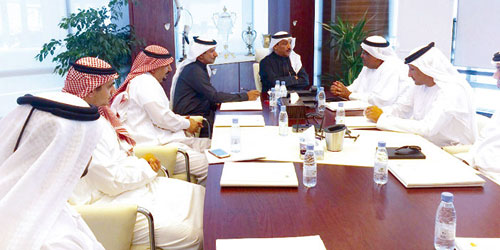  لقاء مسؤولي وزارتي العمل مع نظرائهم الإماراتيين