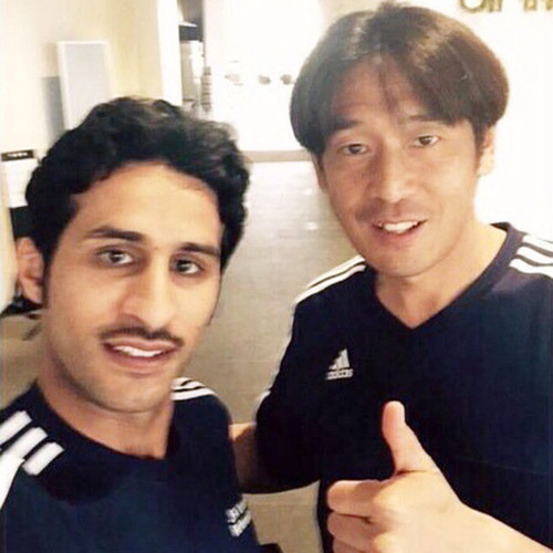  الحكم الدخيل والحرص على صورة مع نيشيمورا