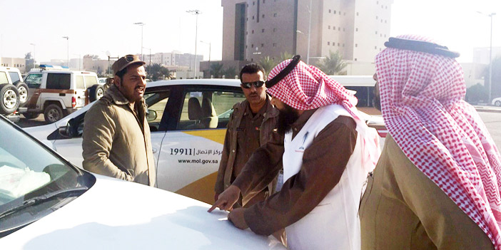  أثناء جولة المكتب لضبط العمالة المخالفة