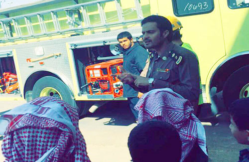  المقدم بن مزحم أثناء الشرح