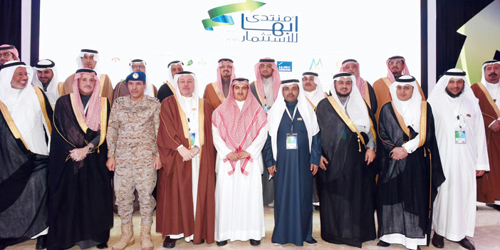  لقطة جماعية عقب نهاية الجلسات