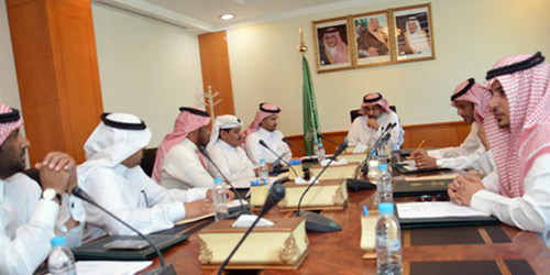  اجتماع فريق العمل بملتقى أهالي ينبع