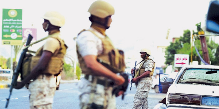  أفراد من قوات التحالف ينفذون إجراءات منع حمل السلاح والتجول به في عدن
