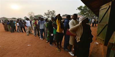 بدء الانتخابات في إفريقيا الوسطى وسط آمال في انتهاء العنف 
