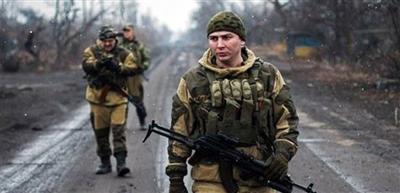 الانفصاليون يتهمون كييف بإرسال مئات المرتزقة إلى خط التماس 