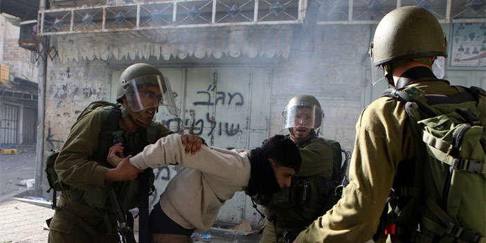  الاحتلال يعتقل 20 فلسطينياً في الضفة والقدس