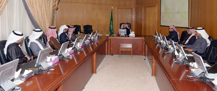  اللجنة تعقد أول اجتماعاتها