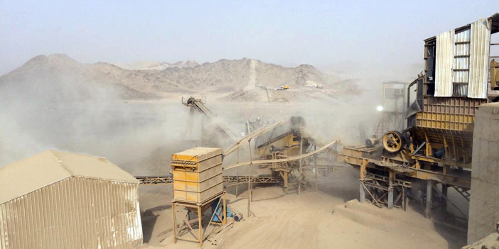  إحدى الكسارات المخالفة