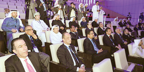 دراسة سعودية تحدد معايير صناعة تيجان الأسنان من البورسلين 