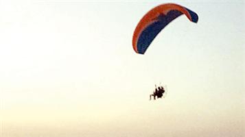 ربيع البدائع يواصل فعاليات الخيل والطيران الشراعي والتطعيس 