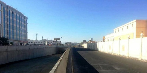  جانب من النفق