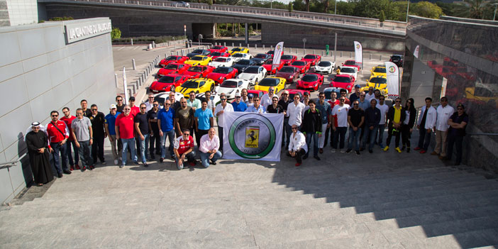 سعوديون يلهبون حلبة مرسى ياس بسيارات فيراري 