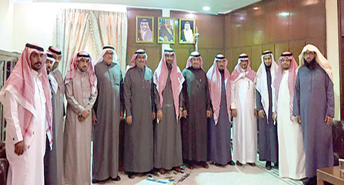  محافظ ضرماء مع رئيس البلدية وأعضاء المجلس البلدي