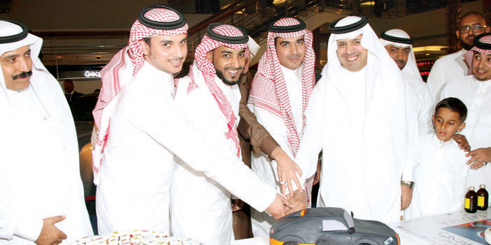  صورة من افتتاح فعالية السيارات المتميزة