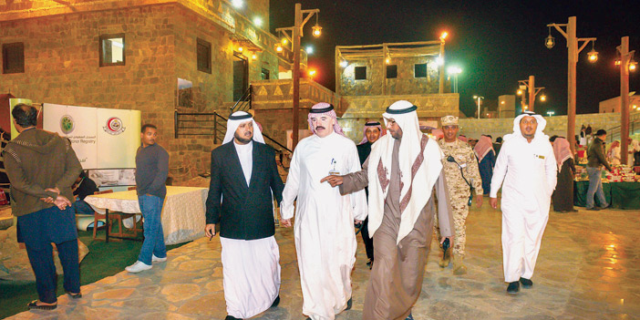  الرومي خلال زيارته جناح الباحة