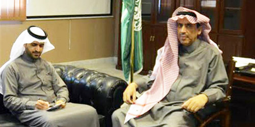  الدكتور سليمان الثويني وعارف الحربي في الاجتماع
